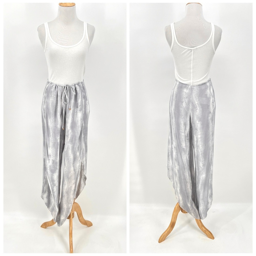 INDAH Val Butterfly Split Leg Pant Women Small Grey Snake Print Beach Travel NEW